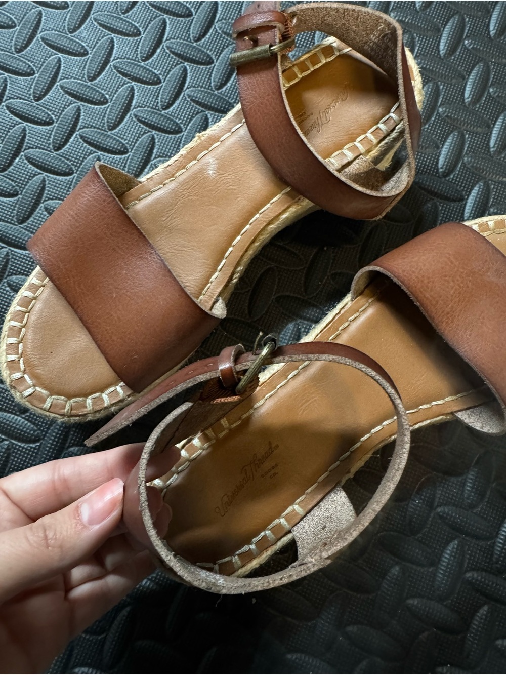 Universal Thread Brown Leather Espadrille Platform Sandals 7.5 - Picture 2 of 4